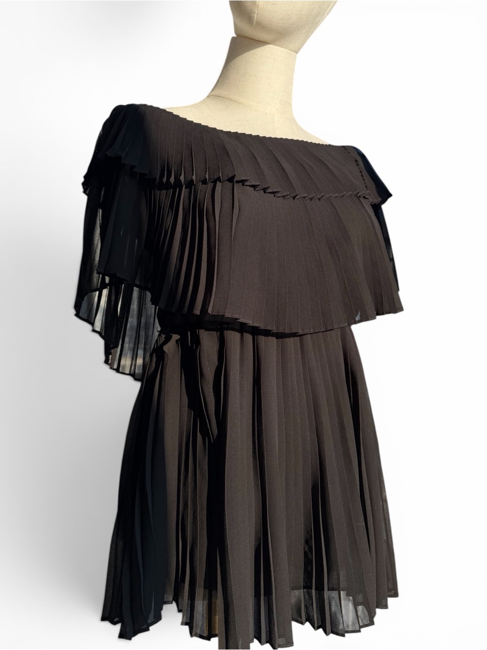 Alice + Olivia Black Pleated Off Shoulder Dress XS